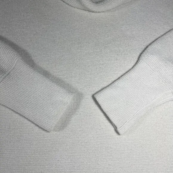 Free People Ottoman Slouchy White Turtleneck Sweater Woman's Medium RN: 66170 - Picture 7 of 9